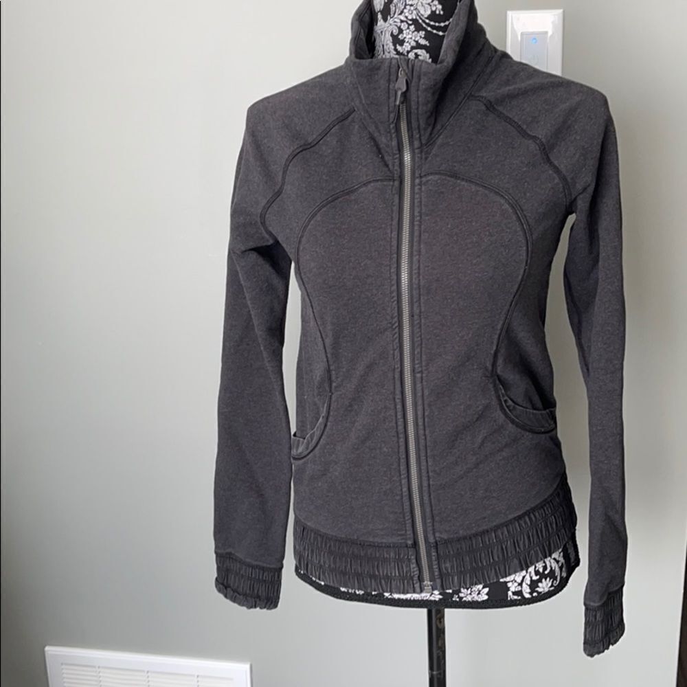 Lululemon size 2 jacket